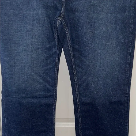 Old Navy Men's Deep Indigo Relaxed Jeans - Picture 7 of 9